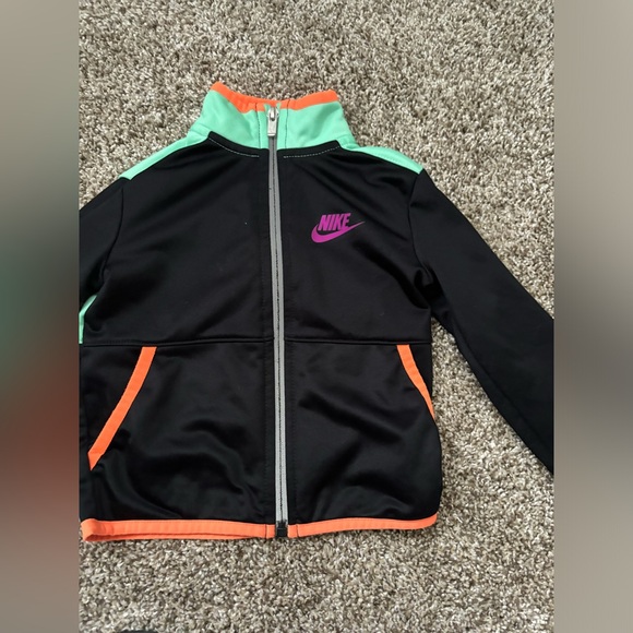Toddler Nike Tracksuit - Picture 4 of 5
